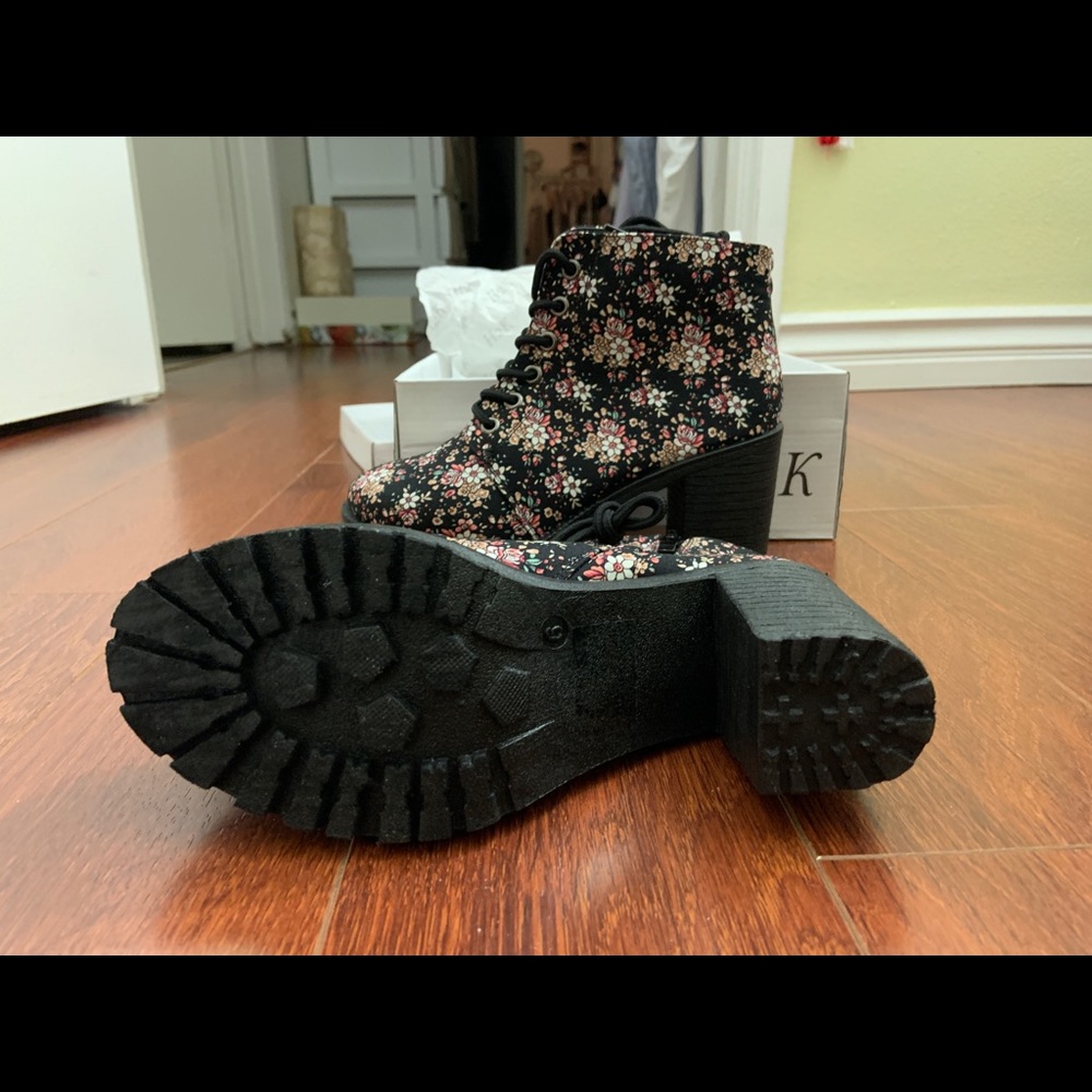 Ankle Boots - Picture 4 of 6